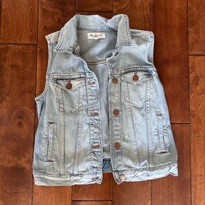 Madewell Women’s Denim Vest - Light Wash